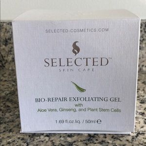 SELECTED COSMETICS: BIO-REPAIR EXFOLIATING GEL